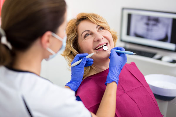 Dentist Shoreline, WA patient in for exam